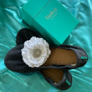 *New*Tieks Graystone flats
